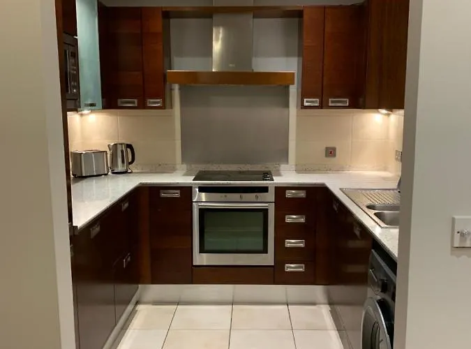 Town * كيلارني